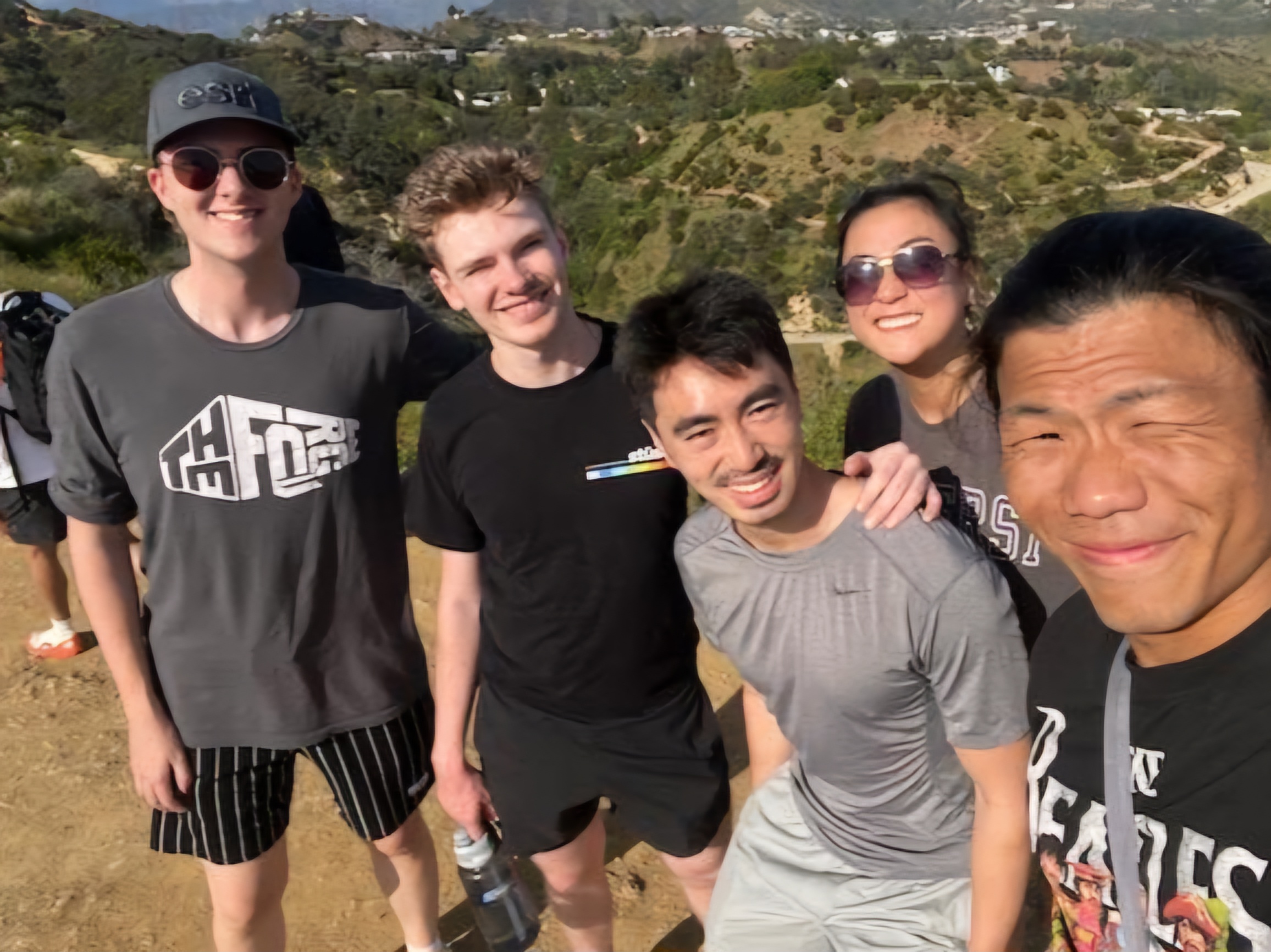 hike-friends.jpg